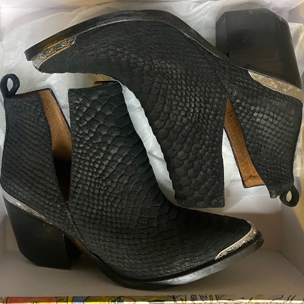 Cromwell Booties